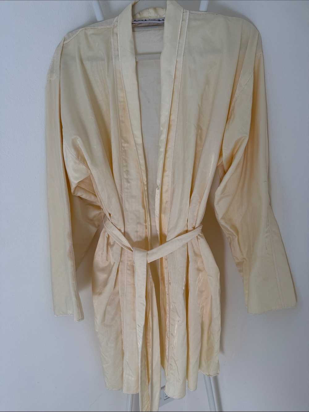 Fernando Squelch Light Cream Satin Robe